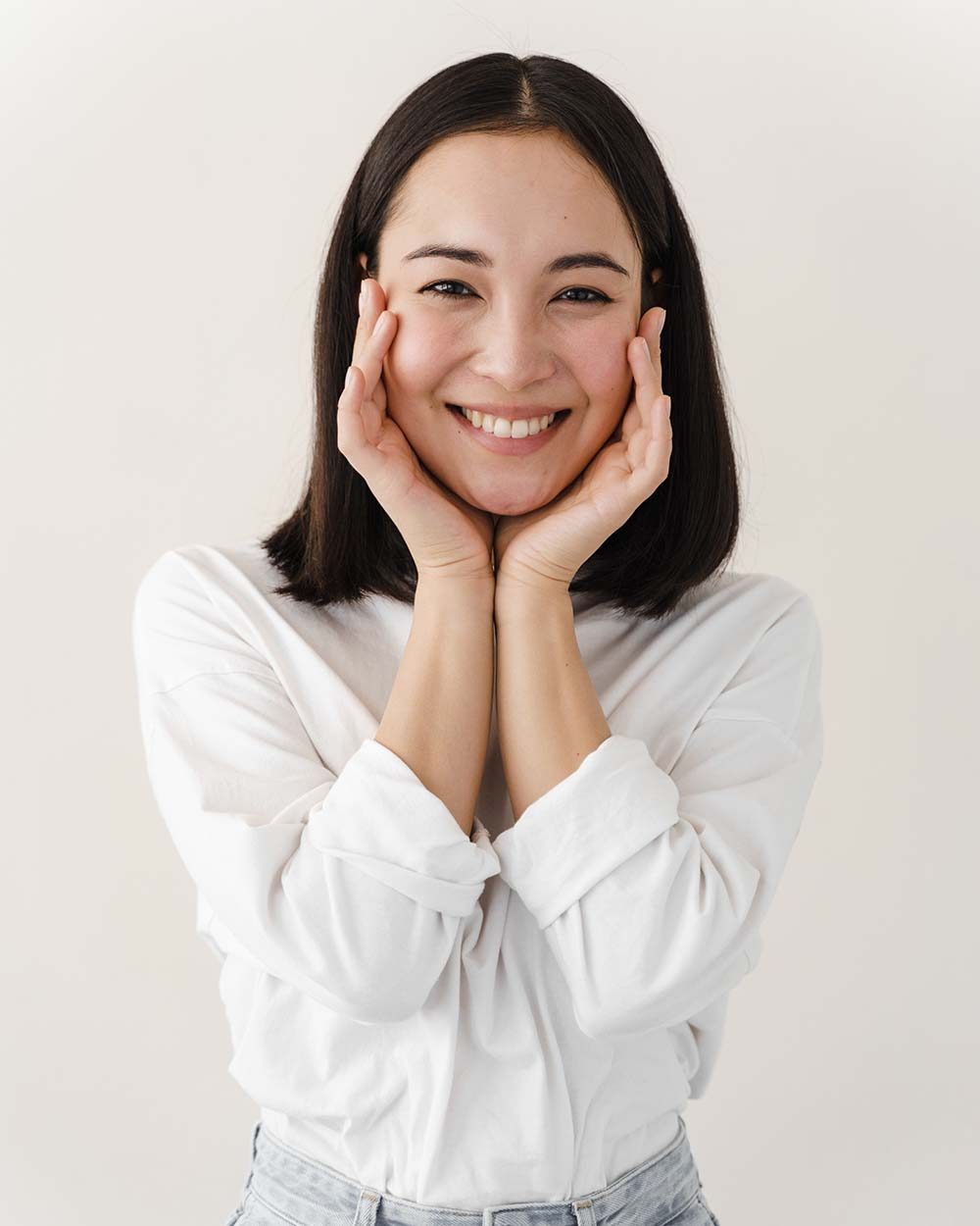 surprised-excited-woman-on-a-green-background-che-YGU2LQZ.jpg surprised-excited-woman-on-a-green-background-che-YGU2LQZ.jpg